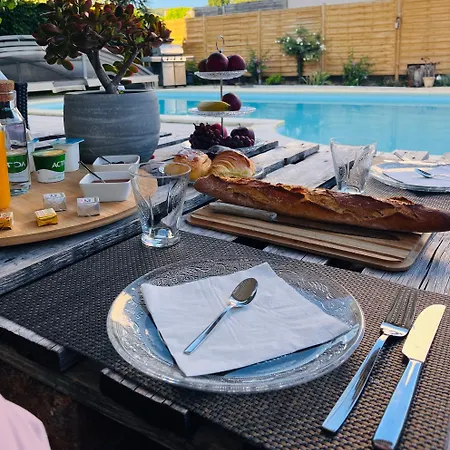 Le 8 Bed & Breakfast 3*